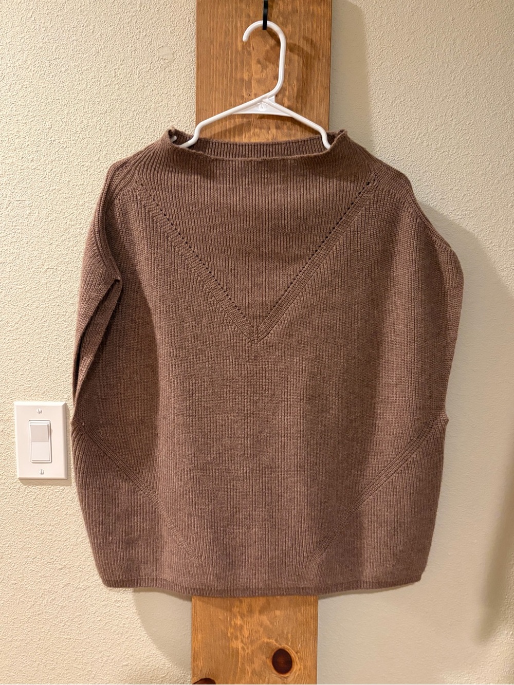 Bluivy Ribbed Knit Sweater in Light Brown